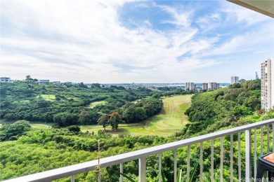 Beautifully renovated 2 bedrooms 2 full bathroom unit with 1 on Pearl Country Club in Hawaii - for sale on GolfHomes.com, golf home, golf lot