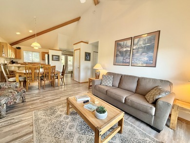 Fully furnished, desirable end unit townhome located in the on Running Y Ranch Resort in Oregon - for sale on GolfHomes.com, golf home, golf lot