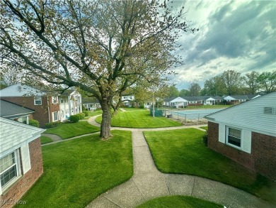 Welcome to low-maintenance living at its finest! This on Briardale Greens Golf Course in Ohio - for sale on GolfHomes.com, golf home, golf lot