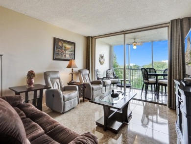 Move-in ready--just bring your toothbrush. Beautiful 1-bedroom on  in Florida - for sale on GolfHomes.com, golf home, golf lot