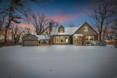 Charming Bluffside Retreat with Panoramic River Valley Views

 on Emerald Greens Golf Course in Missouri - for sale on GolfHomes.com, golf home, golf lot