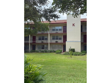 Great investment opportunity that allows immediate rentals--no on Flamingo Lakes Country Club in Florida - for sale on GolfHomes.com, golf home, golf lot