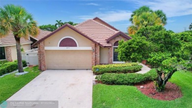 MOTIVATED SELLERS! Snowbirds & Golfers Dream Home! Nestled in a on Aberdeen Golf and Country Club in Florida - for sale on GolfHomes.com, golf home, golf lot