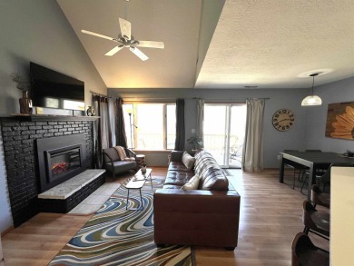 Turn Key Walnut Hill Condo with Guest Accomodations License & in on Eagle Ridge Inn and Resort in Illinois - for sale on GolfHomes.com, golf home, golf lot