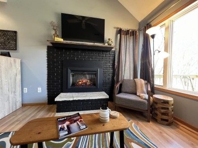 Turn Key Walnut Hill Condo with Guest Accomodations License & in on Eagle Ridge Inn and Resort in Illinois - for sale on GolfHomes.com, golf home, golf lot