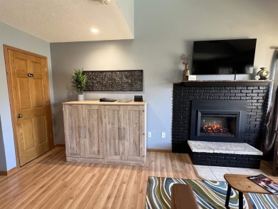 Turn Key Walnut Hill Condo with Guest Accomodations License & in on Eagle Ridge Inn and Resort in Illinois - for sale on GolfHomes.com, golf home, golf lot