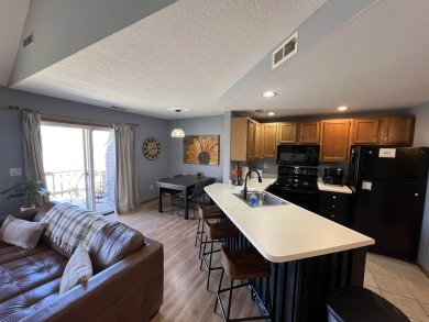 Turn Key Walnut Hill Condo with Guest Accomodations License & in on Eagle Ridge Inn and Resort in Illinois - for sale on GolfHomes.com, golf home, golf lot