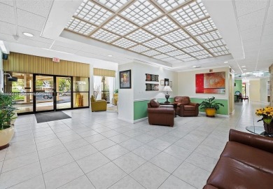 GREAT LOCATION, centrally located in Pembroke Pines at Park on Pembroke Lakes Golf Club in Florida - for sale on GolfHomes.com, golf home, golf lot
