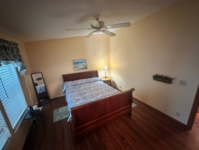 Lot Rent $1037.00  This well cared for 2 bedrooms, 2 bathrooms on Del Tura Golf and Country Club in Florida - for sale on GolfHomes.com, golf home, golf lot