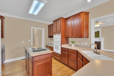 This 2,500 sq ft all-brick home offers comfortable one-level on Link Hills Country Club in Tennessee - for sale on GolfHomes.com, golf home, golf lot