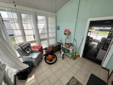 Lot Rent $1037.00  This well cared for 2 bedrooms, 2 bathrooms on Del Tura Golf and Country Club in Florida - for sale on GolfHomes.com, golf home, golf lot