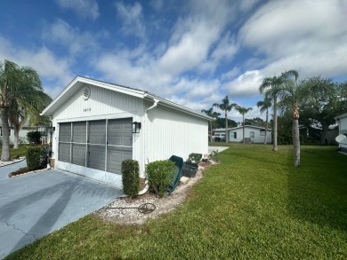 Lot Rent $1037.00  This well cared for 2 bedrooms, 2 bathrooms on Del Tura Golf and Country Club in Florida - for sale on GolfHomes.com, golf home, golf lot