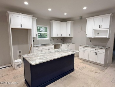 Stunning New Construction in Fairfield Glade- 3 Bed. 2 Bath on Druid Hills Golf Club in Tennessee - for sale on GolfHomes.com, golf home, golf lot