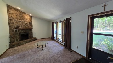 Welcome to market this Charming 3-bedroom, 2-bath home located on Indian Hills Country Club in Arkansas - for sale on GolfHomes.com, golf home, golf lot