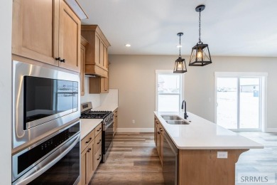 LANDSCAPING INCLUDED & MOVE-IN READY! Welcome to your new home on Sage Lakes Municipal Golf Course in Idaho - for sale on GolfHomes.com, golf home, golf lot