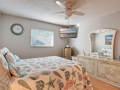 Move-in ready, this stunning 2-bedroom, 2-bath condo in the on Beacon Woods Golf Club in Florida - for sale on GolfHomes.com, golf home, golf lot