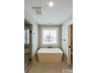 LANDSCAPING INCLUDED & MOVE-IN READY! Welcome to your new home on Sage Lakes Municipal Golf Course in Idaho - for sale on GolfHomes.com, golf home, golf lot