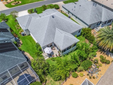 Spacious 3/2 Juniper in Sunset Pointe with Enclosed Lanai on The Links of Spruce Creek in Florida - for sale on GolfHomes.com, golf home, golf lot
