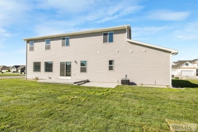 LANDSCAPING INCLUDED & MOVE-IN READY! Welcome to your new home on Sage Lakes Municipal Golf Course in Idaho - for sale on GolfHomes.com, golf home, golf lot