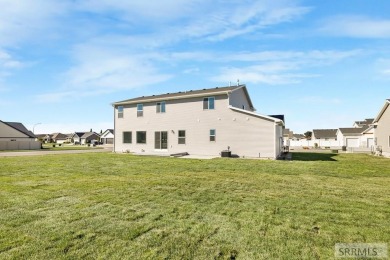 LANDSCAPING INCLUDED & MOVE-IN READY! Welcome to your new home on Sage Lakes Municipal Golf Course in Idaho - for sale on GolfHomes.com, golf home, golf lot
