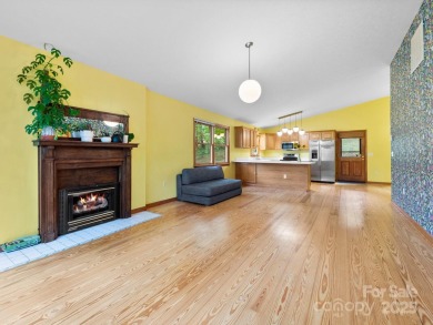 This charming mountain getaway is in the sought after on Waynesville Country Club Inn in North Carolina - for sale on GolfHomes.com, golf home, golf lot