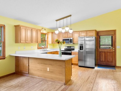 This charming mountain getaway is in the sought after on Waynesville Country Club Inn in North Carolina - for sale on GolfHomes.com, golf home, golf lot