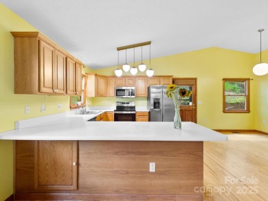 This charming mountain getaway is in the sought after on Waynesville Country Club Inn in North Carolina - for sale on GolfHomes.com, golf home, golf lot