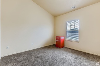 Welcome to your charming mid-unit townhouse in Sandy, perfectly on River Oaks Golf Course in Utah - for sale on GolfHomes.com, golf home, golf lot