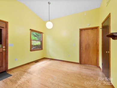 This charming mountain getaway is in the sought after on Waynesville Country Club Inn in North Carolina - for sale on GolfHomes.com, golf home, golf lot