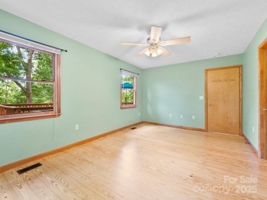 This charming mountain getaway is in the sought after on Waynesville Country Club Inn in North Carolina - for sale on GolfHomes.com, golf home, golf lot