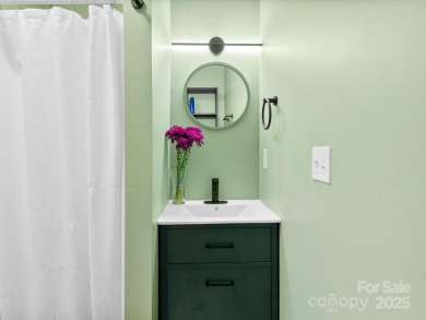 This charming mountain getaway is in the sought after on Waynesville Country Club Inn in North Carolina - for sale on GolfHomes.com, golf home, golf lot