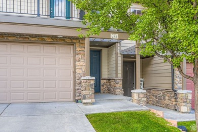 Welcome to your charming mid-unit townhouse in Sandy, perfectly on River Oaks Golf Course in Utah - for sale on GolfHomes.com, golf home, golf lot