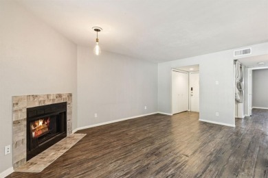 Welcome to 2505 Wedglea Drive, Unit #209--an updated and stylish on Stevens Park Golf Course in Texas - for sale on GolfHomes.com, golf home, golf lot