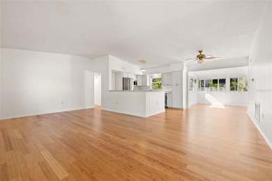 Tropical oasis in Northeast Park Shores! Two bedroom, two bath on The Renaisssance Vinoy Golf Club in Florida - for sale on GolfHomes.com, golf home, golf lot