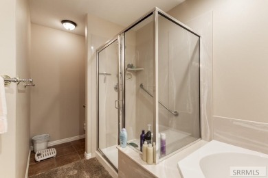 Come see this beautiful, meticulous, well maintained town-home on Sand Creek Golf Course in Idaho - for sale on GolfHomes.com, golf home, golf lot