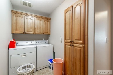 Come see this beautiful, meticulous, well maintained town-home on Sand Creek Golf Course in Idaho - for sale on GolfHomes.com, golf home, golf lot