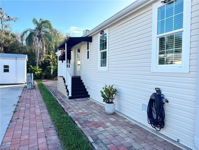 SILVER LAKES R/V and GOLF RESORT: You have arrived at one of on Silver Lakes Resort and Golf Club in Florida - for sale on GolfHomes.com, golf home, golf lot