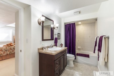 Come see this beautiful, meticulous, well maintained town-home on Sand Creek Golf Course in Idaho - for sale on GolfHomes.com, golf home, golf lot