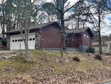 Great little 2 bedroom with over 1100 SF of space and a large on Mountain Ranch Golf Club in Arkansas - for sale on GolfHomes.com, golf home, golf lot