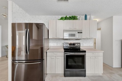 Fantastic TURNKEY 2/2 Laramie with WONDERFUL UNDER-AIR FLORIDA on El Diablo Executive Golf Course in Florida - for sale on GolfHomes.com, golf home, golf lot
