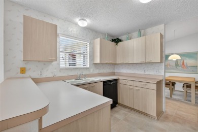 Fantastic TURNKEY 2/2 Laramie with WONDERFUL UNDER-AIR FLORIDA on El Diablo Executive Golf Course in Florida - for sale on GolfHomes.com, golf home, golf lot