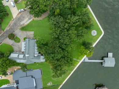 Fully renovated in 2025, 127 Hilton Head Island Drive is a rare on Pinnacle Golf and Boat Club in Texas - for sale on GolfHomes.com, golf home, golf lot