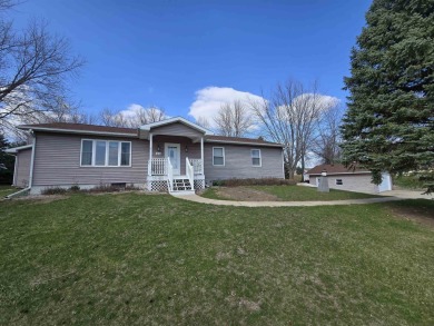 Welcome to Lake Carroll!  This home is located very close to the on Lake Carroll Golf Course in Illinois - for sale on GolfHomes.com, golf home, golf lot