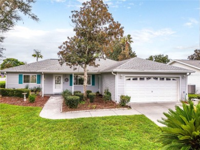 Turnkey 2 bedroom, 2 bath home on a corner lot!  Move right in on The Links of Spruce Creek in Florida - for sale on GolfHomes.com, golf home, golf lot