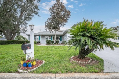 Turnkey 2 bedroom, 2 bath home on a corner lot!  Move right in on The Links of Spruce Creek in Florida - for sale on GolfHomes.com, golf home, golf lot