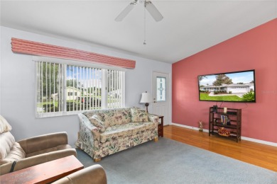 Turnkey 2 bedroom, 2 bath home on a corner lot!  Move right in on The Links of Spruce Creek in Florida - for sale on GolfHomes.com, golf home, golf lot