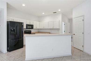 MOVE-IN READY AND WELL-MAINTAINED HOME in Sugarmill Woods on a on Sugarmill Woods Golf and Country Club in Florida - for sale on GolfHomes.com, golf home, golf lot