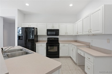 MOVE-IN READY AND WELL-MAINTAINED HOME in Sugarmill Woods on a on Sugarmill Woods Golf and Country Club in Florida - for sale on GolfHomes.com, golf home, golf lot