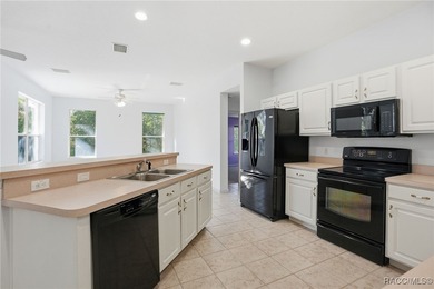 MOVE-IN READY AND WELL-MAINTAINED HOME in Sugarmill Woods on a on Sugarmill Woods Golf and Country Club in Florida - for sale on GolfHomes.com, golf home, golf lot