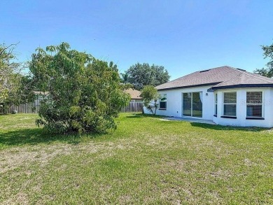 Under contract-accepting backup offers. One or more photo(s) has on Wedgefield Golf Club in Florida - for sale on GolfHomes.com, golf home, golf lot